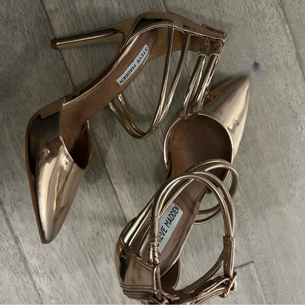 Steve Madden Rose Gold Ankle Strap Stiletto / High Heels / Pointed Toe Pumps